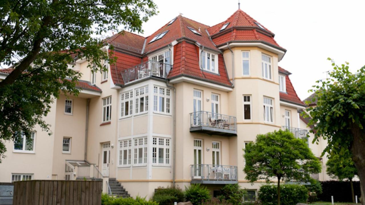 Villa Duene Mit Grosser Sonnenterrasse, Kamin, Wlan Und Tiefgarage Fuer 2-4 Personen Ostseebad Kühlungsborn エクステリア 写真